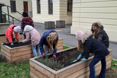 Jaro při pracovních činnostech