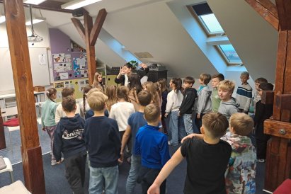 Zpívání v domově pro seniory