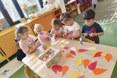 Jarní louka - povídání a tvoření s kaplanem