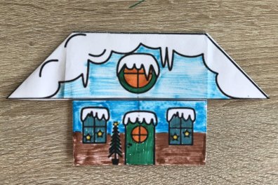 Zimní chaloupka a sánkování