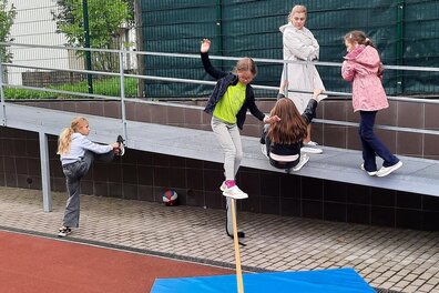 Trénování rovnováhy na Slackline